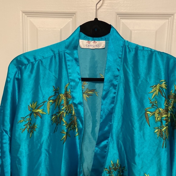 Spectacular Silken robe!!! πππβ€οΈ - Picture 5 of 13